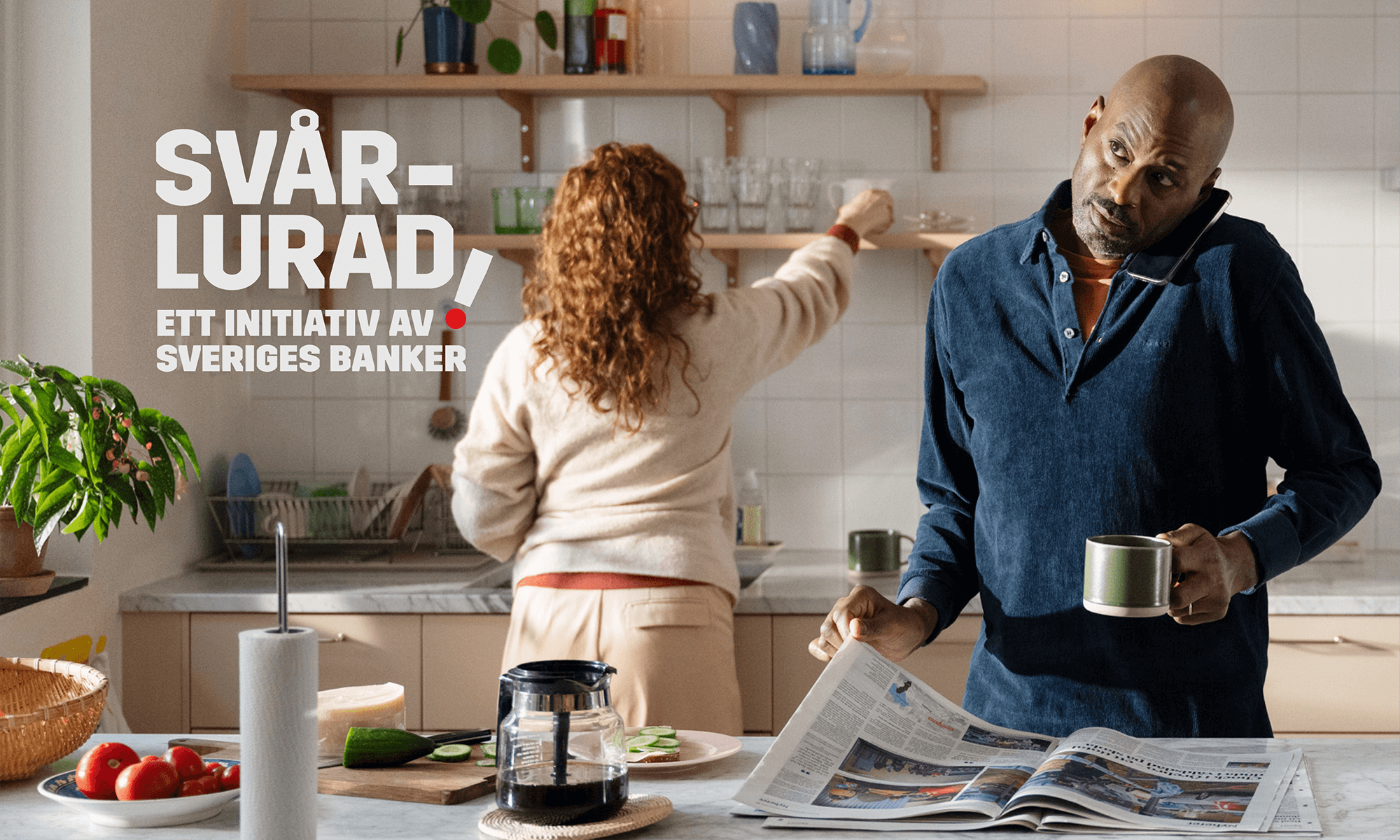 Kvinna och man i ett kök